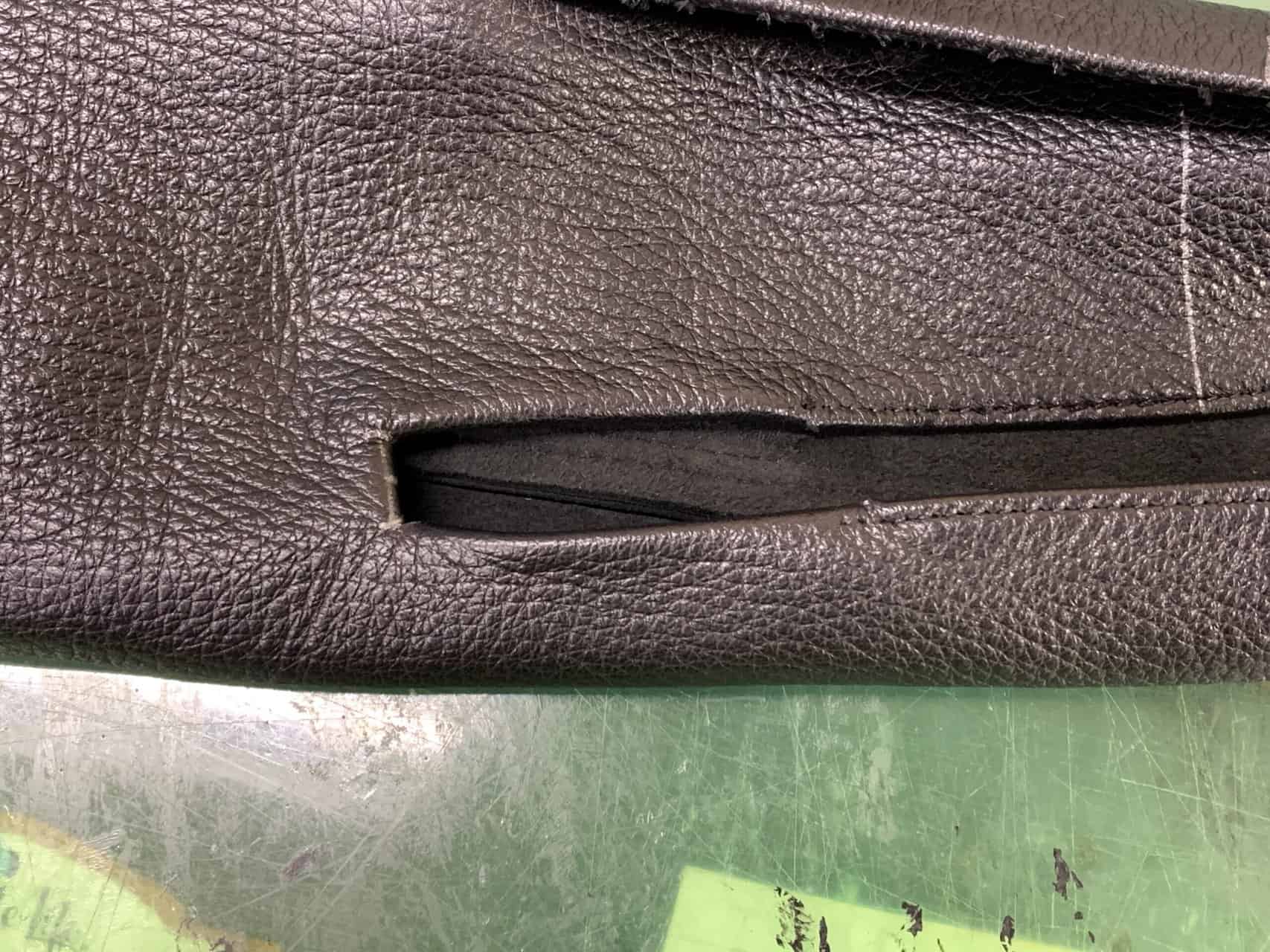 belstaff ライダースジャケット。 丈、袖をセンチほど詰めています。 ライダースジャケットの袖丈詰め補正。ファスナーの長さを変えずにお