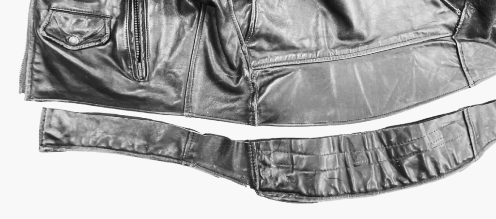 着丈を詰めたヴィンテージのダブルライダース。仕上がったジャケット本体と、取り除いた革パーツが並んでいる。