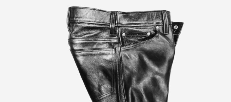 BUCOのレザーパンツ ウエスト詰め補正後の仕上がり