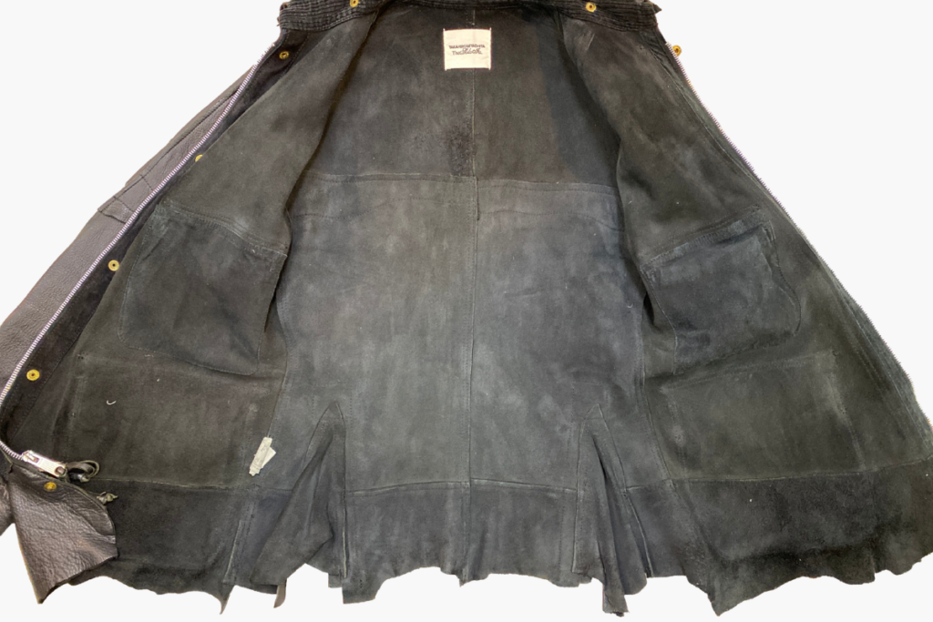 裏地がない状態のジャケット内側。スエード面が見える状態（TAKAHIROMIYASHITATheSoloist.）