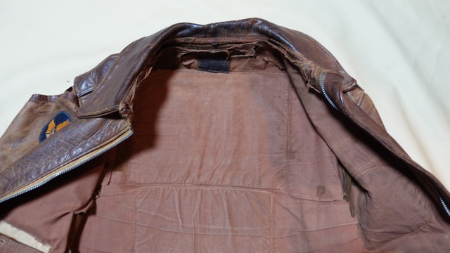 A-2ジャケット ビフォー 裏地アップ