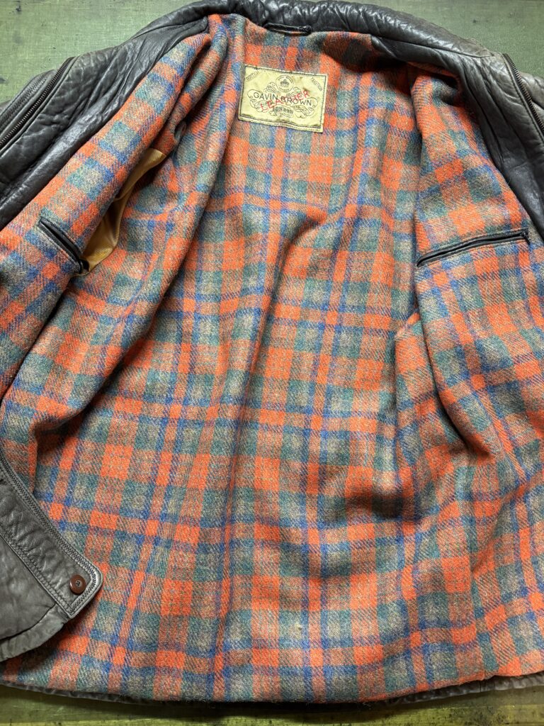 ハリスツイード裏地に交換されたレザーハーフコートの全体像①