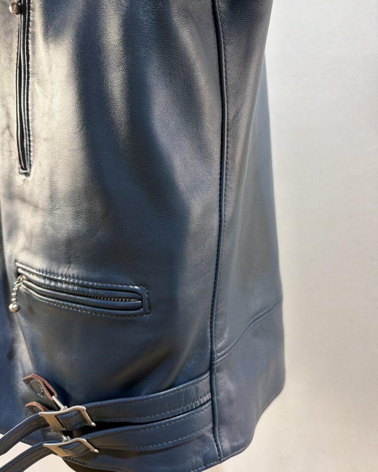 詰める前の脇から裾。脇の縫い目はまっすぐ